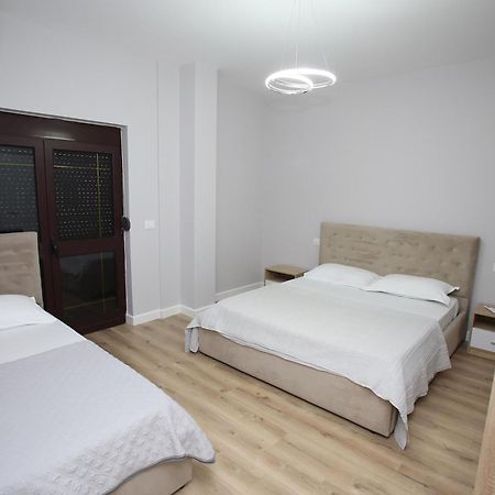 The Met Apartments Durres Exterior photo